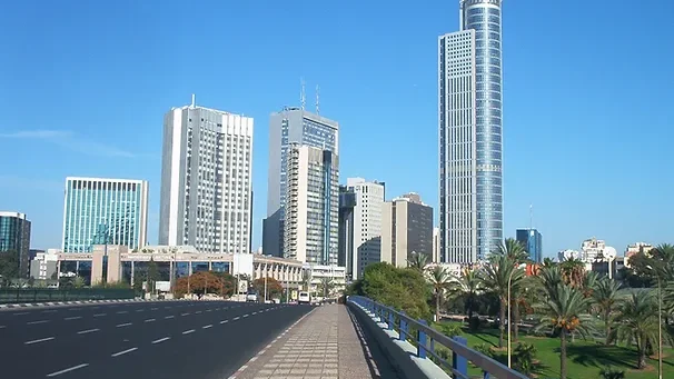 top things to do in tel aviv is visit the Israel Diamond Exchange